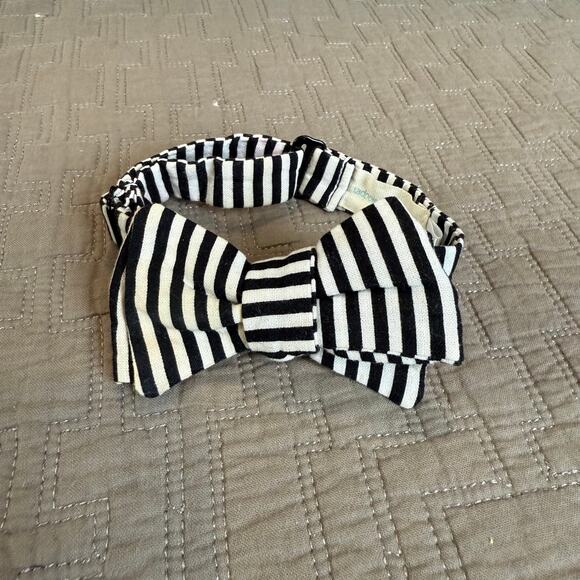 Black White Stripe Bow Tie Boutique Tadpole and Lily 0-4 Years Baby Toddler Boy - Picture 1 of 8